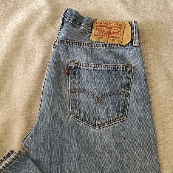Levis 501 blue highrise button fly jeans size 30 - Picture 2 of 16